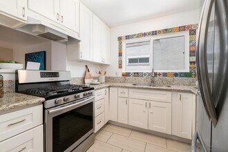 2738 Erie St, Unit 3-2 with garage in San Diego, CA - Foto de edificio - Building Photo