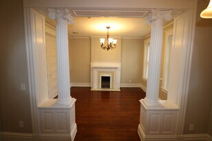 2203 Floyd Ave, Unit Apt A in Richmond, VA - Building Photo