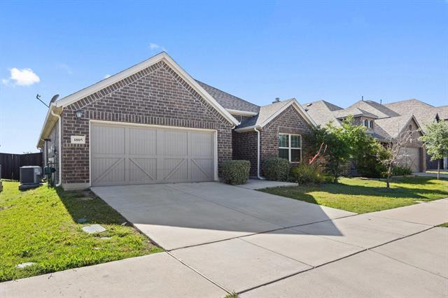 4805 Cleves Ave in Aubrey, TX - Building Photo - Building Photo