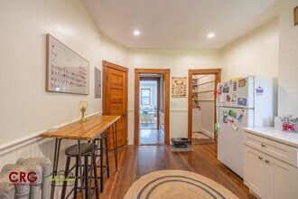 1863 Beacon St, Unit 2 in Brookline, MA - Building Photo - Building Photo