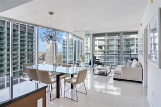 495 Brickell Ave, Unit # 4510 in Miami, FL - Building Photo - Building Photo