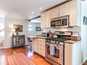 2 Atwood St in Newburyport, MA - Building Photo - Building Photo