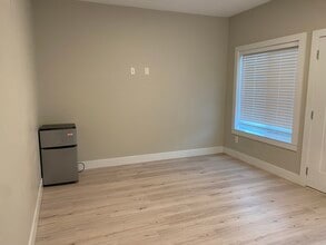 253 Victoria Rd in Nanaimo, BC - Building Photo - Building Photo