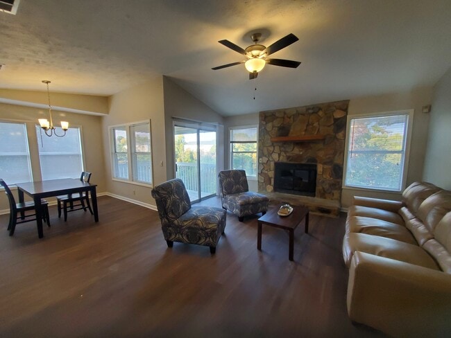 6748 Willowbrook Dr, Unit 3 Bd Condo