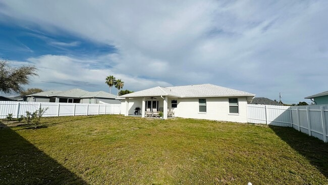 2210 SW 14th Ave