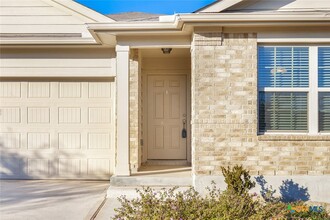 213 Andesite Trl in Buda, TX - Building Photo - Building Photo