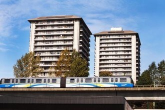 Brentlawn Towers in Burnaby, BC - Building Photo - Building Photo