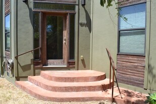 1038 E 43rd St in Austin, TX - Building Photo