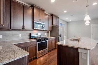 7112 Cherry Beam Path in Austin, TX - Building Photo - Building Photo