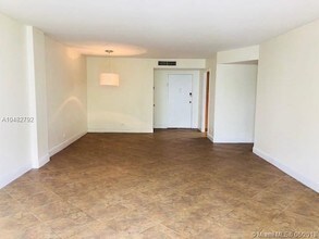 1001 91st St-Unit -410 in Bay Harbor Islands, FL - Building Photo - Building Photo