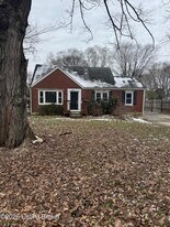 4910 Ranchland Dr in Louisville, KY - Building Photo