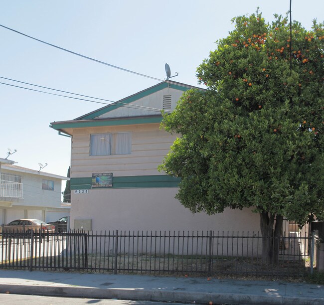 6324 Gifford Ave in Bell, CA - Foto de edificio - Building Photo
