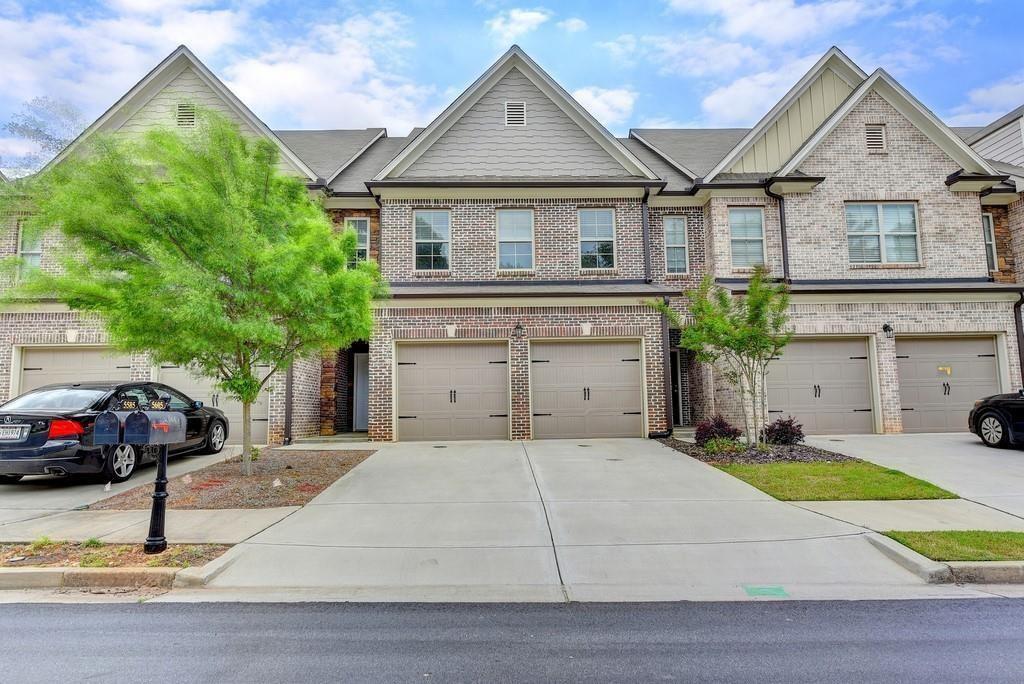 5555 Bright Cross Wy in Suwanee, GA - Building Photo