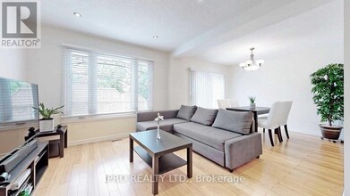 51 Russet Ct in Hamilton, ON - Building Photo - Building Photo