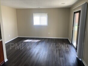 6063 In the Pines Dr SE in Grand Rapids, MI - Building Photo - Building Photo