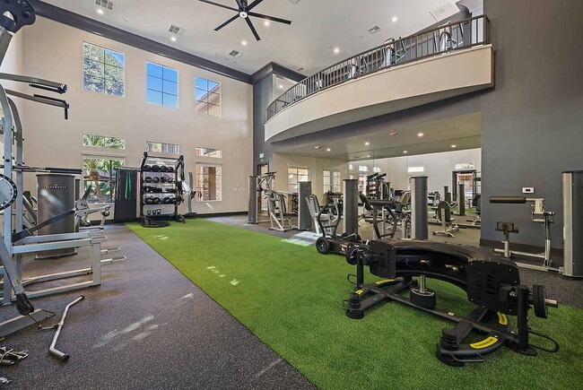 Renaissance at Uptown Orange in Orange, CA - Foto de edificio - Building Photo