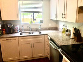 929 NW Summercrest Blvd in Burleson, TX - Building Photo