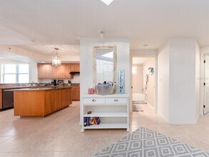 1370 Gulf Blvd in Clearwater, FL - Building Photo - Building Photo