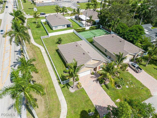 property at 1401 Fountain Ave