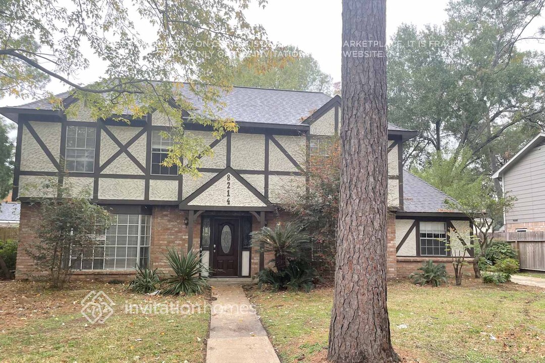 8214 Oak Moss Dr in Spring, TX - Building Photo