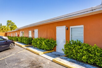 670 E Alfred Dr in Lake Alfred, FL - Building Photo - Building Photo