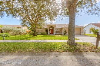 3160 Lago Vista Dr in Melbourne, FL - Building Photo - Building Photo