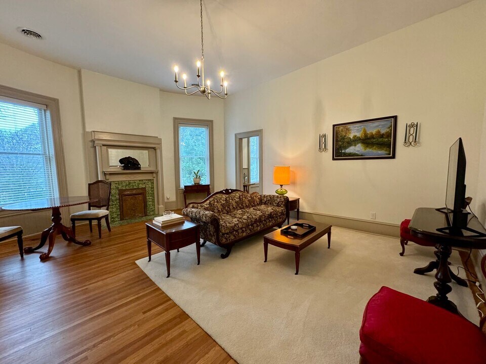 1319 N Main St-Unit -Suite 3 in South Boston, VA - Building Photo
