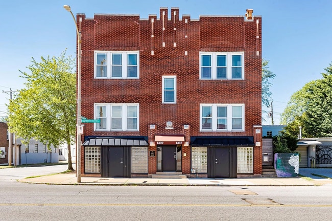 property at 1337 S Vandeventer Ave