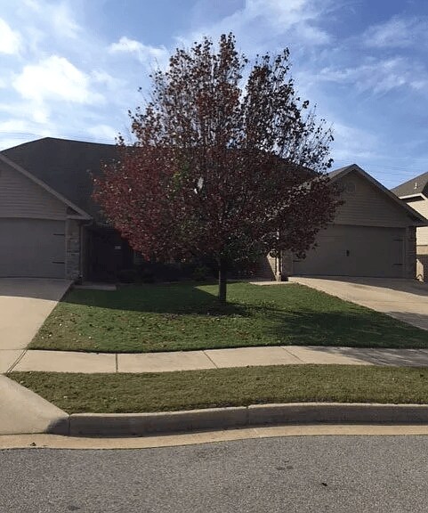 property at 3003 SW Deerfield Blvd