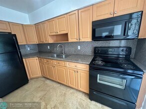 3009 N Andrews Ave in Wilton Manors, FL - Foto de edificio - Building Photo