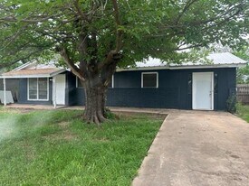 5131 Encino Rd in Abilene, TX - Building Photo