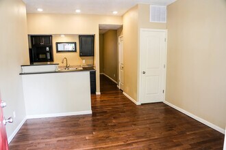 512 S Main Ave, Unit B in Springfield, MO - Building Photo - Building Photo