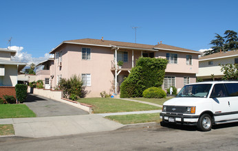 1357 Orange Grove Ave in Glendale, CA - Building Photo - Building Photo