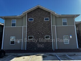 7071 Lake Joanne Dr in Pensacola, FL - Building Photo