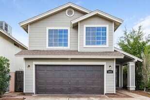 4453 W Oraibi Dr in Glendale, AZ - Building Photo