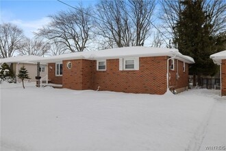 97 Mitchell Dr in Tonawanda, NY - Building Photo - Building Photo