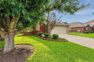 114 Inman Dr in Hutto, TX - Building Photo - Building Photo