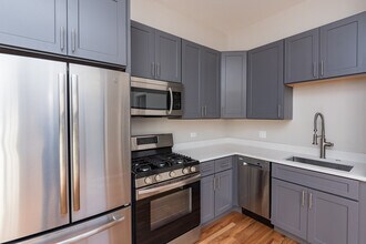 3122 N Broadway in Chicago, IL - Building Photo - Building Photo