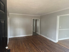 1107 Graymont Dr SW in Atlanta, GA - Foto de edificio - Building Photo