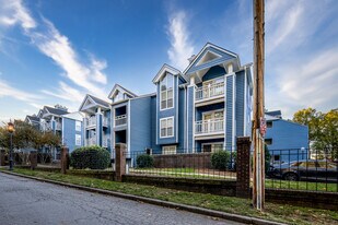 McIver Square Apartments in Greensboro, NC - Building Photo