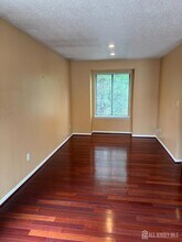 92 Gate House Ln in Edison, NJ - Building Photo - Building Photo