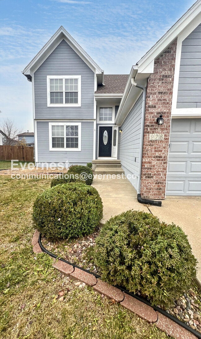 928 SE 12 Terrace in Lee's Summit, MO - Building Photo - Building Photo