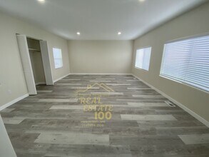 3429 NW Jetty Ave in Lincoln City, OR - Building Photo - Building Photo