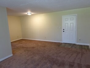 30 W Rhodes Dr in New Smyrna Beach, FL - Building Photo - Building Photo