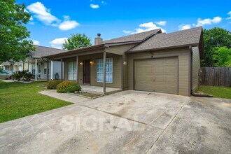 140 Bonnieville Dr in Calera, AL - Building Photo - Building Photo