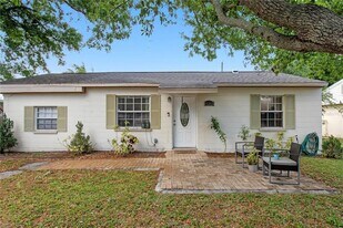 4215 W Bay Vista Ave in Tampa, FL - Building Photo