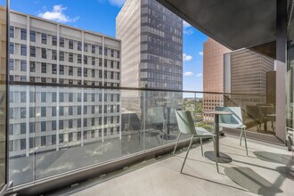 6401 Wilshire Blvd in Los Angeles, CA - Building Photo - Building Photo