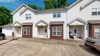 7112 Country Club Dr in Huntington, WV - Building Photo