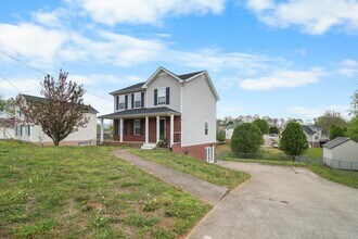 934 Hedge Apple Dr in Clarksville, TN - Building Photo - Building Photo