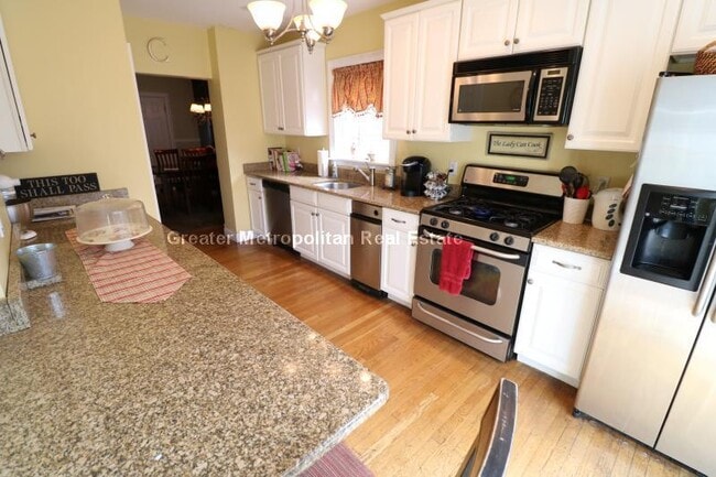 property at 661 E 6th St